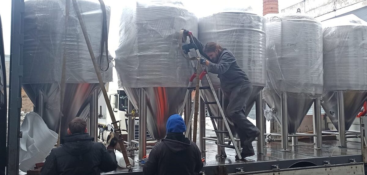 Tankers being set-up by brewingparts.eu employees